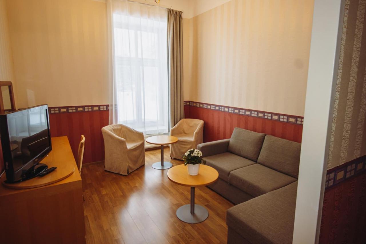 Hotel Promenaadi Hapsal Exteriör bild