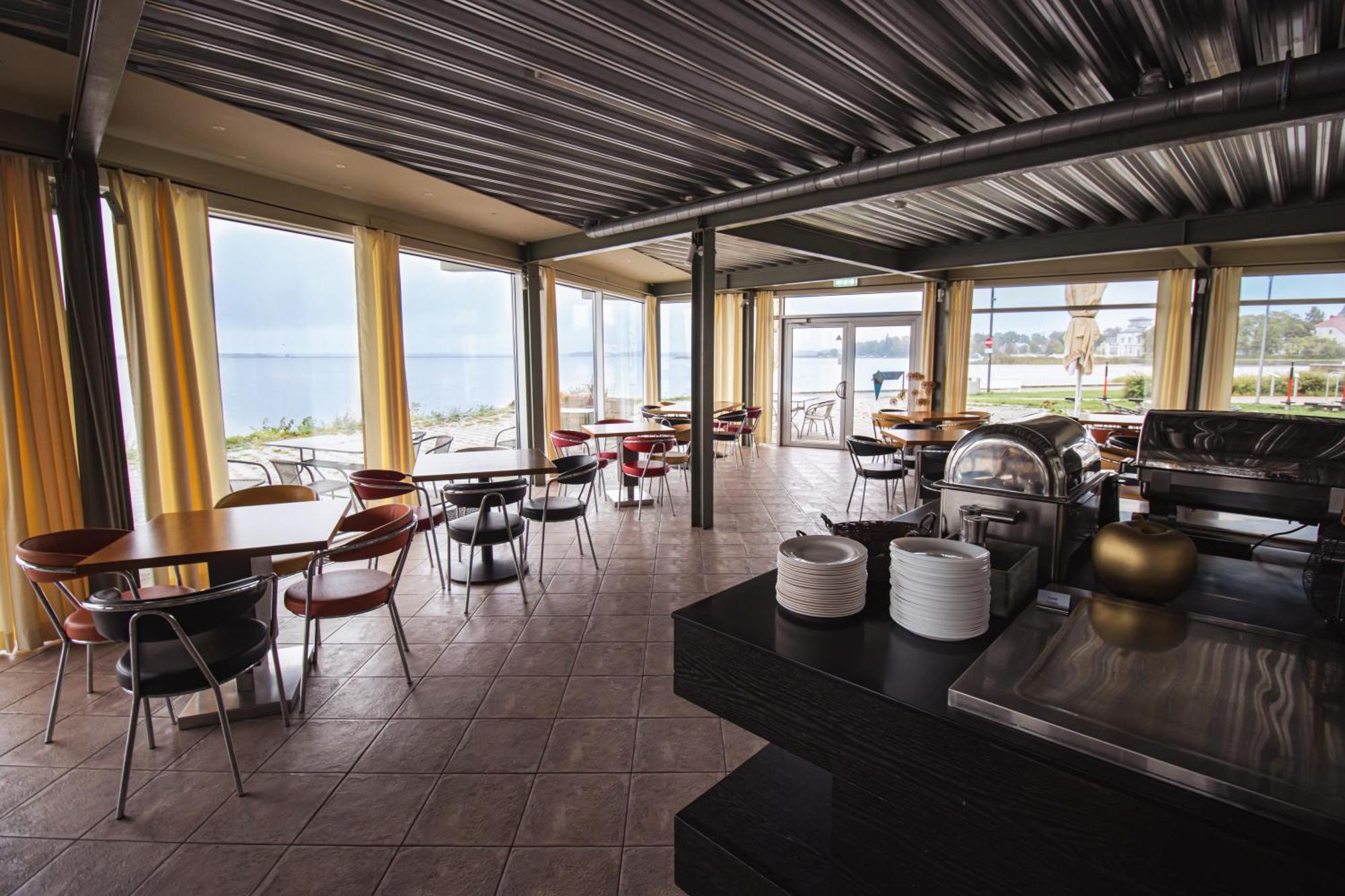 Hotel Promenaadi Hapsal Exteriör bild