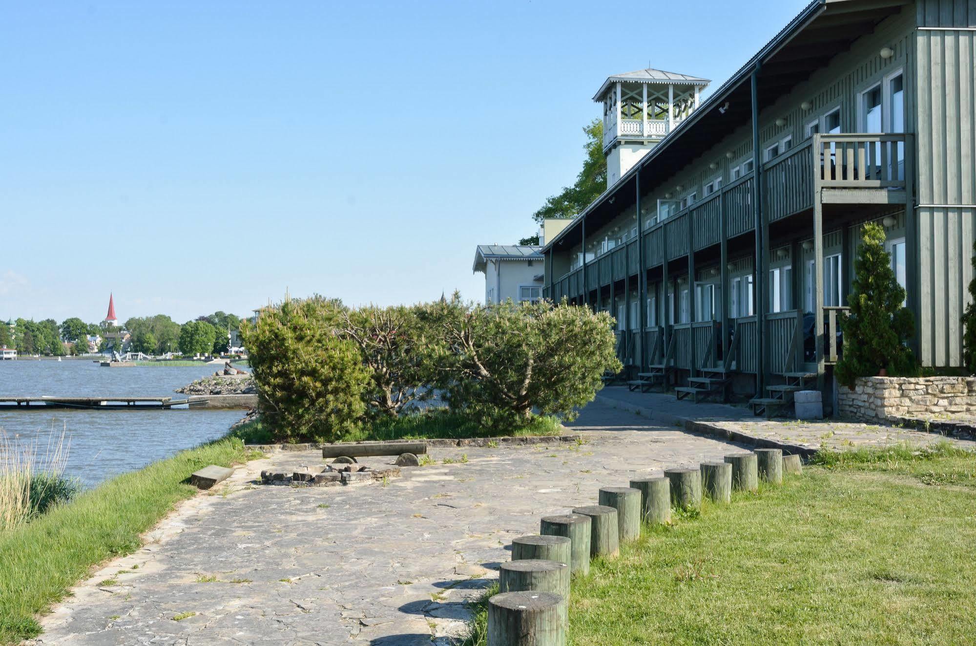 Hotel Promenaadi Hapsal Exteriör bild